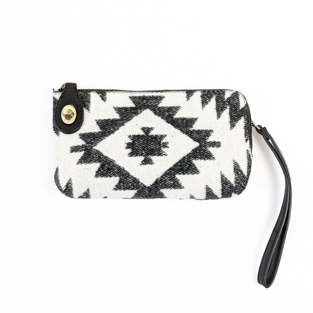 🦋LAST🦋NWT Jen & Co. Kendall Crossbody Clutch, Black and White Aztec